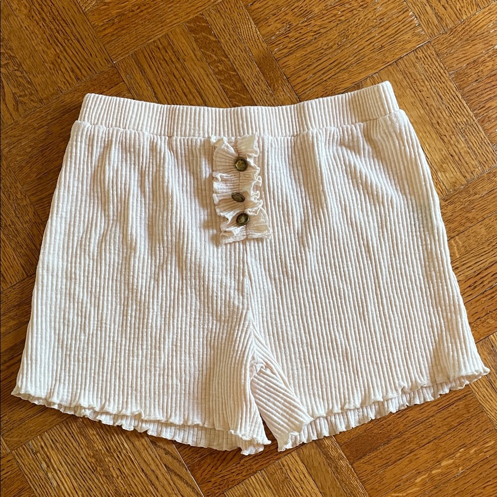 POL Ribbed Cream Women's Shorts with Ruffle Trim